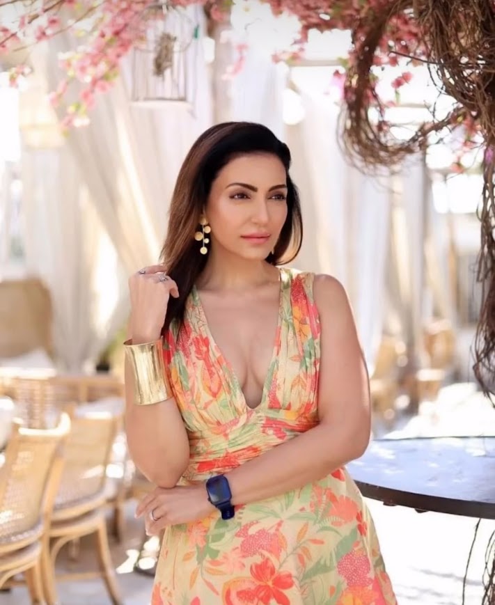 Summer Style: Dress Up with Tropical Glam